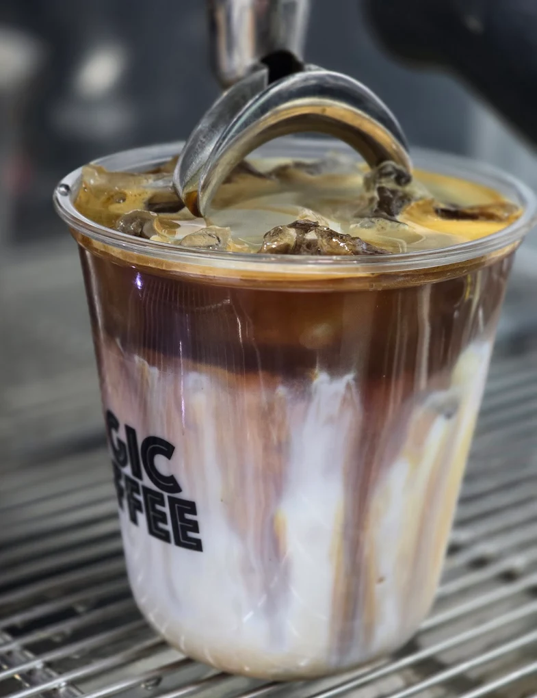 Yin Yang: té negro, café y leche